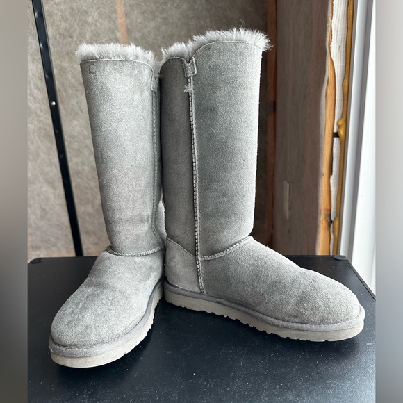 UGG Bailey Button Triplet Shearling Boots - Women’s size 6 - Picture 7 of 14